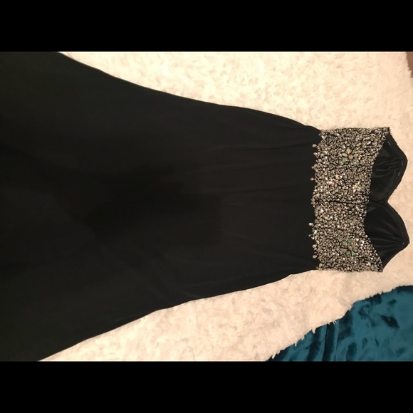 Black beaded slit dresss - Picture 3 of 3